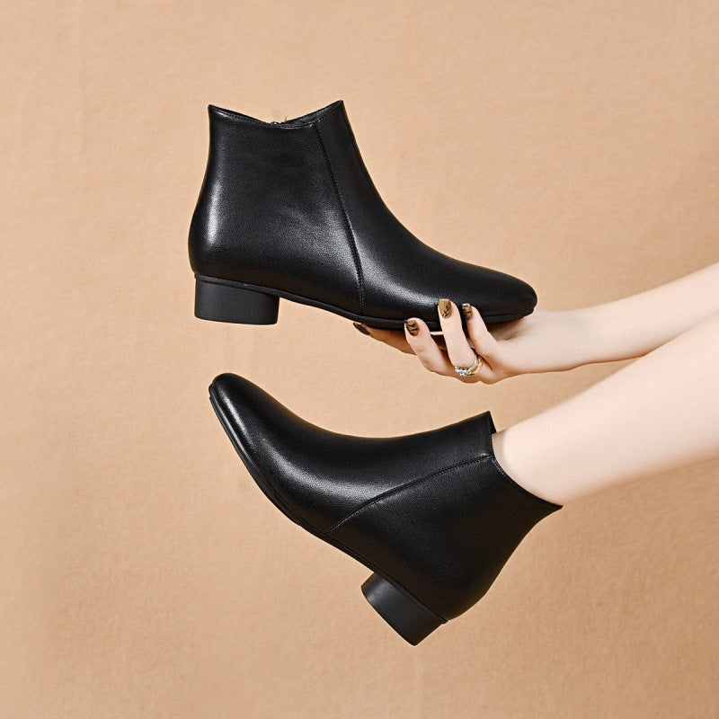 Damen Elegante Ankle Boots mit spitzem Schnitt und hochwertiger Lederverarbeitung EB