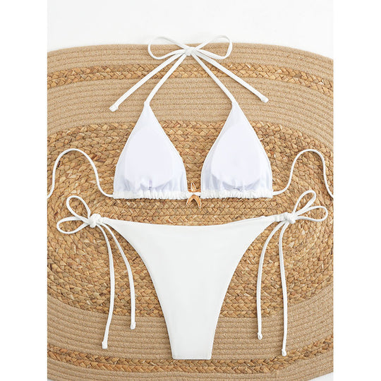 Damen Triangel-Bikini mit schmalen Trägern und dekorativem Anhänger EB
