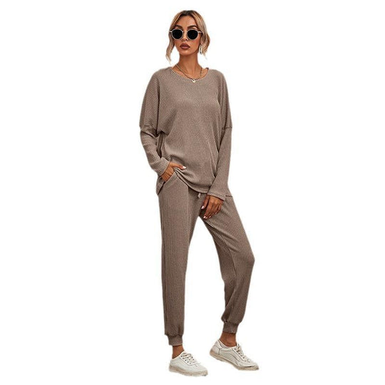 Damen gemütlicher Lounge-Anzug mit lässigem Schnitt und praktischen Taschen EB