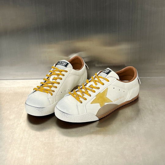 Damen Sneakers im sportlichen Design mit markantem Stern-Detail und ergonomischer Dämpfung EB