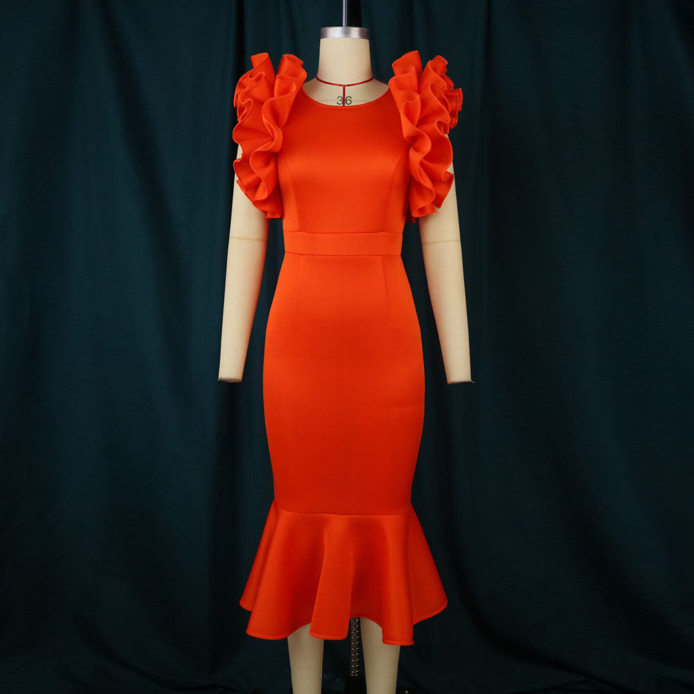 Damen figurbetontes Kleid mit voluminösen Rüschensäumen EB