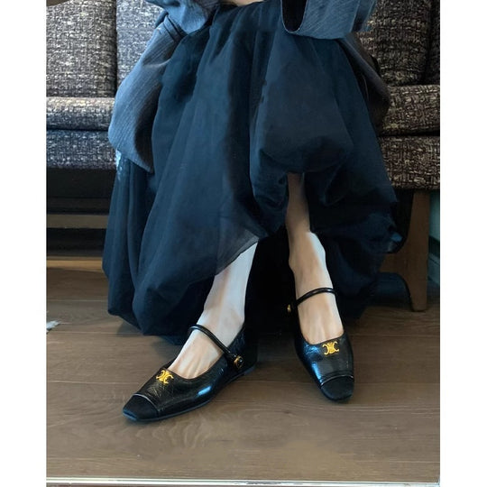 Damen elegante Ballerinas mit modischem Riemen und geschmackvollem Schmuckdetail EB