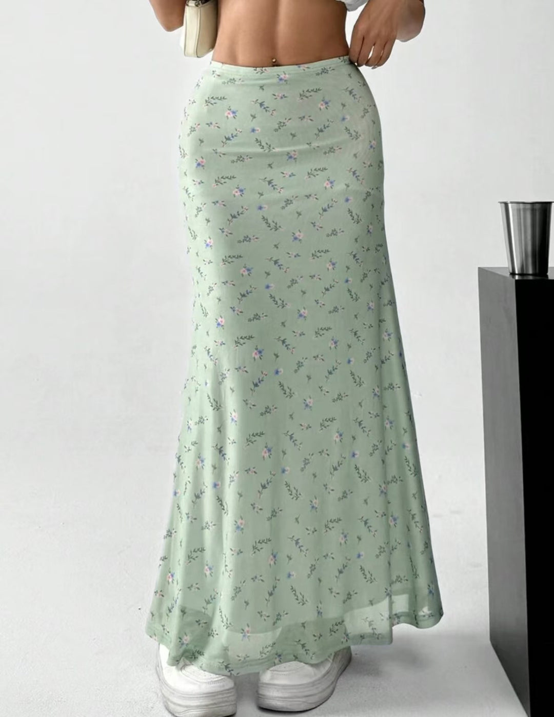Damen Langrock mit floralen Motiven und fließendem Schnitt EB