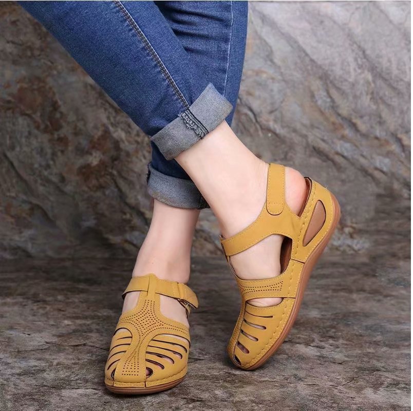 Damen Clogs mit luftigen Cut-Outs und bequemem Keilabsatz EB