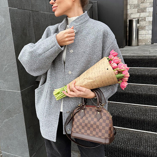 Damen Oversized Wolljacke mit hidden Knopfverschluss und praktischen Taschen EB