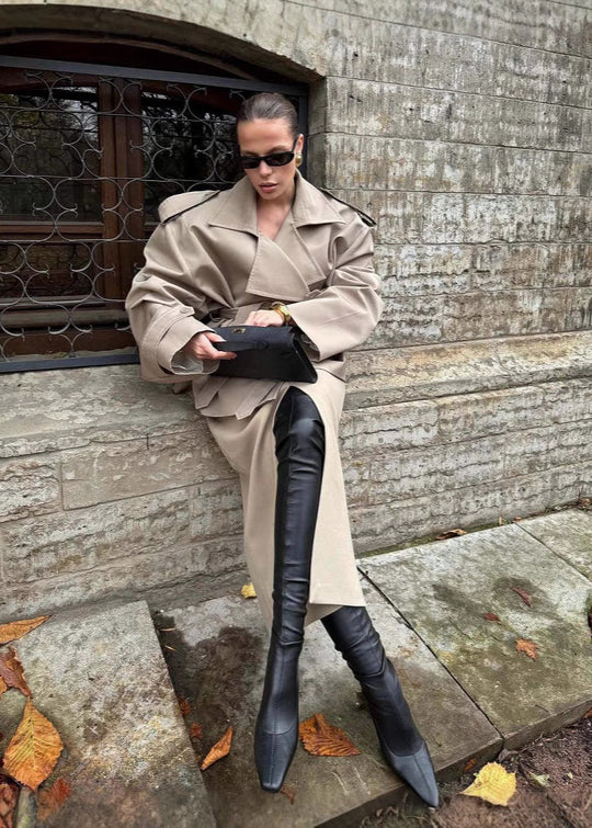 EB | Gürtelter cropped Trenchcoat