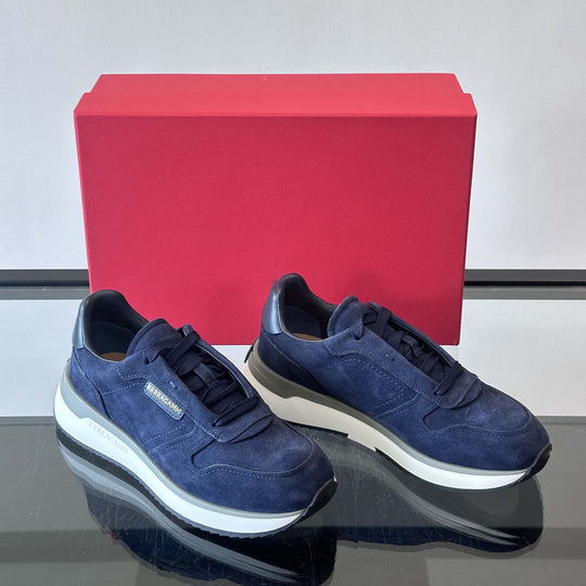 Damen Sportliche Sneakers mit rutschfester Laufsohle und hochwertiger Wildleder-Oberfläche EB