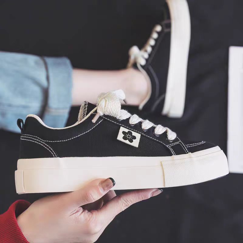 Damen Modische Sneakers aus hochwertigem Canvas mit eleganter Plattformsole EB