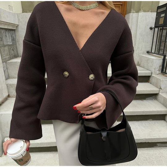 Damen modische Strickjacke mit tiefem V-Ausschnitt und eleganten Knopfdetails EB