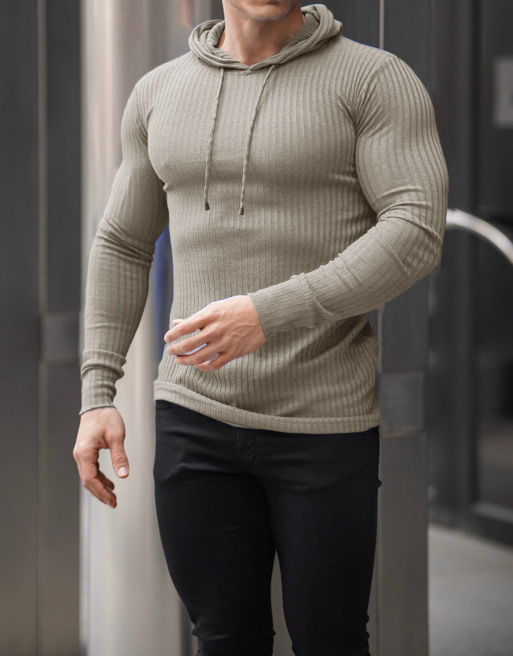 Herren nan eng anliegendes Rippstrick-Kapuzenlongsleeve mit Slim-Fit und Elastikanteil EB