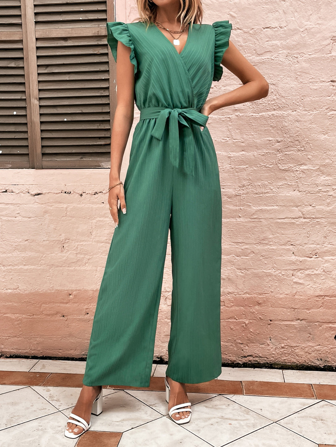 Damen Eleganter Jumpsuit mit Taillengürtel und Rüschendetails EB