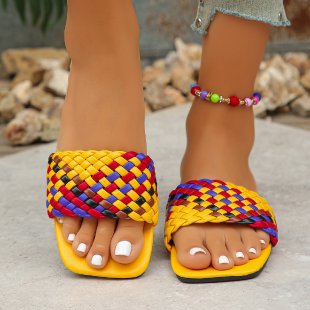 Damen Flache Riemchensandalen mit geflochtenem Design und modischem Farbakzent EB