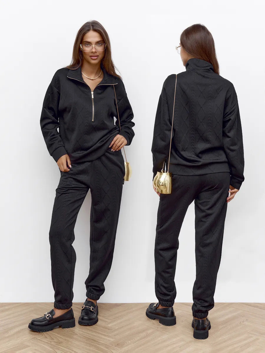 Damen Zopfstrick-Lounge-Set mit halbem Reißverschluss und hochtaillierter Jogginghose Eichborn Berlin
