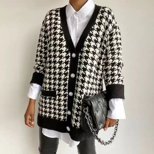 Damen modische Strickjacke mit klassischem Hahnentrittmuster und Knopfdetails EB