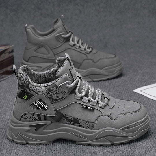 Herren robuste Outdoor-Chunky-Sneaker mit wattierter Knöchelmanschette, verblockter Plateau-Sohle und dekorativem Overlay-Detail EB