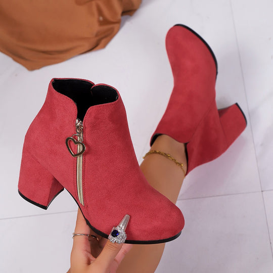 Damen elegante Stiefeletten mit modischer Herz-Applikation und glänzendem Reißverschluss EB