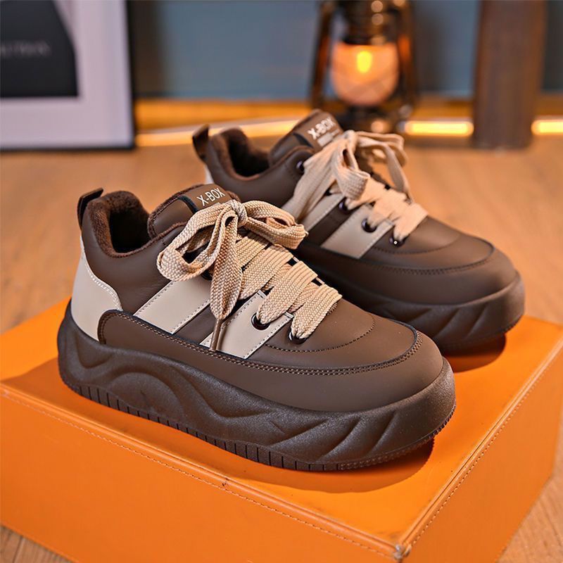 Damen Chunky Sneakers mit gepolsterter Sohle und stylischem Schnürdesign EB