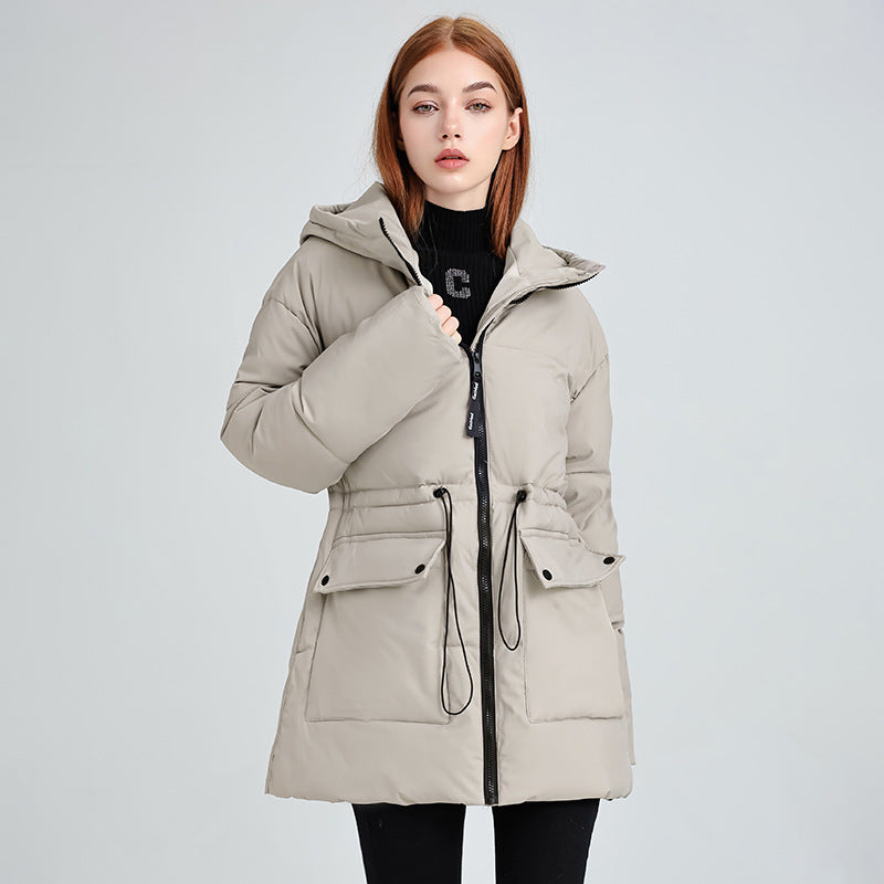 Damen nan mittellanger Thermoparka mit taillierendem Tunnelzug, ergonomischer Kapuze und großen Klapppattentaschen EB