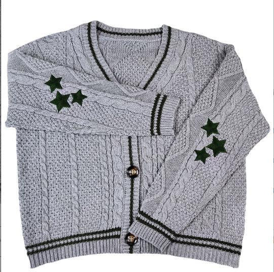 Damen Grobstrickjacke mit einzigartiger Zopfstruktur und dekorativen Sternen EB