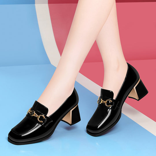 Damen Elegante und modische Pumps mit Kettenakzent EB