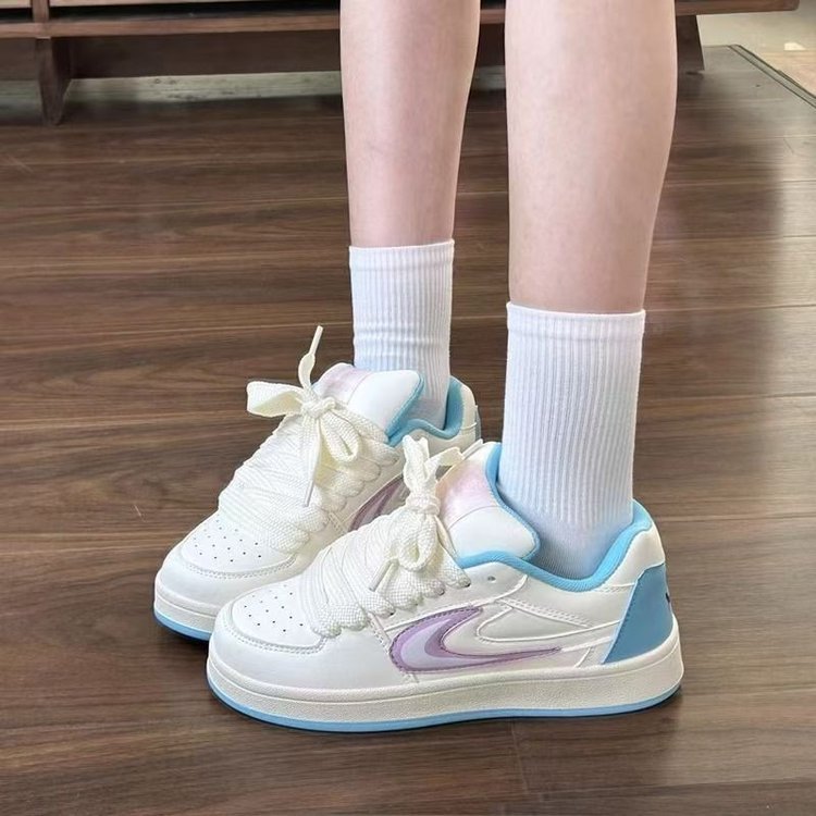 Damen Sneakers mit dekorativen Schnürdetails und komfortabler Dämpfung EB