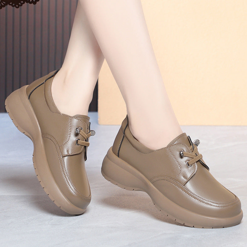 Damen Bequeme und stilvolle Sneaker mit ortopädischem Fußbett EB