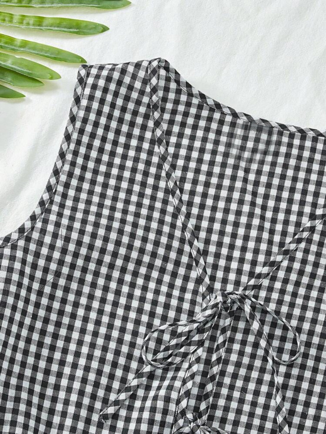 Damen Viskose Top mit kariertem Design und verspieltem Rückenzug EB