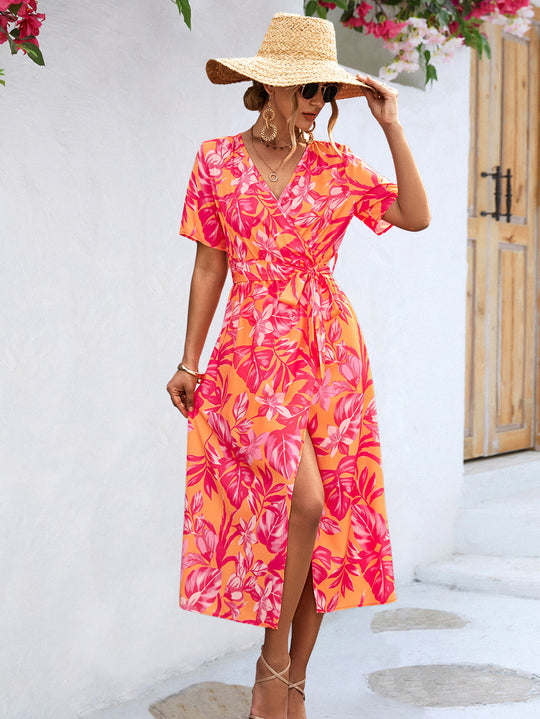 Damen Wickelkleid im floralen Design mit eleganten Rüschendetails EB