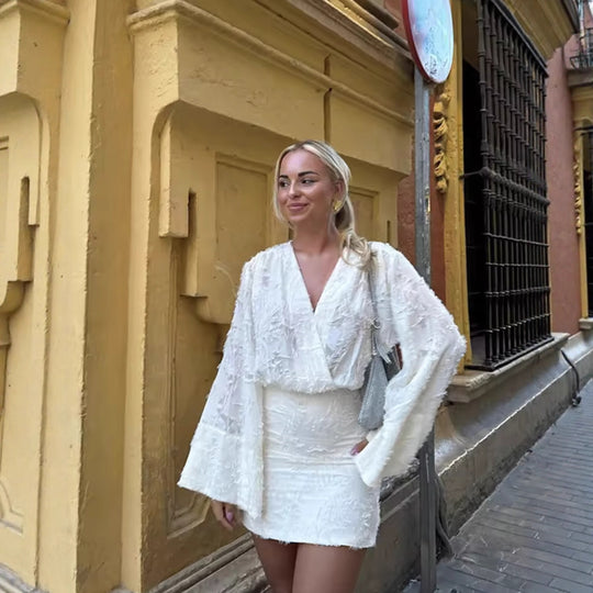 Damen Set aus eleganter Bluse mit weitem Ärmel und modischem Minirock EB