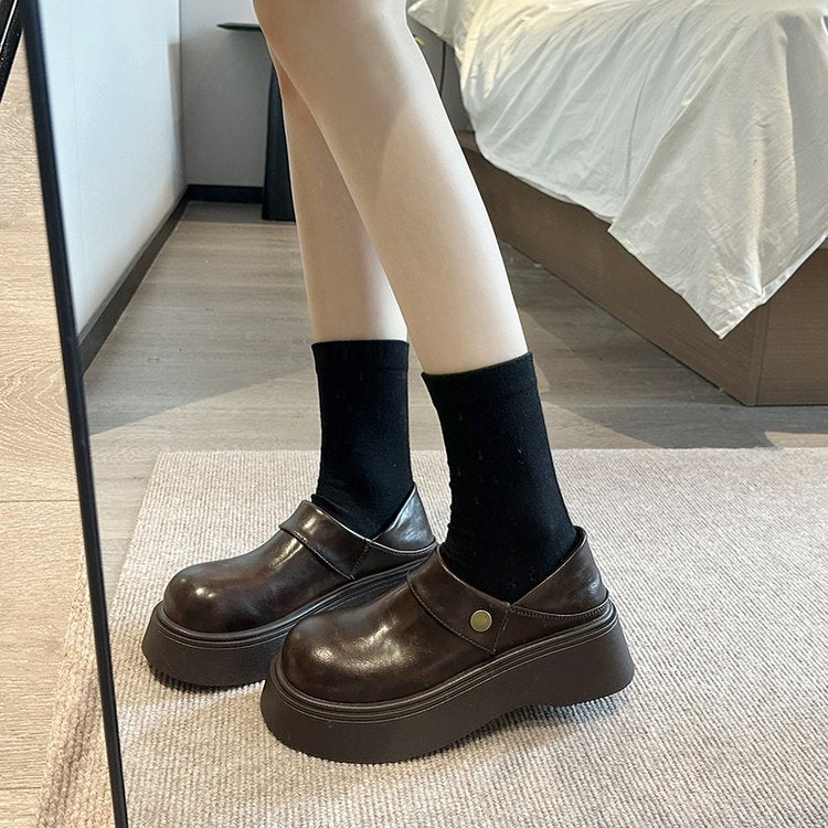 Damen modische Clogs mit stabilem Plateau und praktischen Riemen EB