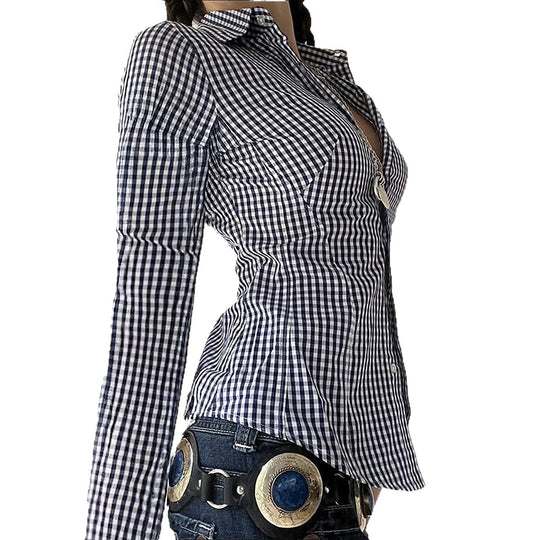 Damen nan taillierte Karobluse mit Hemdkragen, durchgehender Knopfleiste und geschwungenem Saum EB