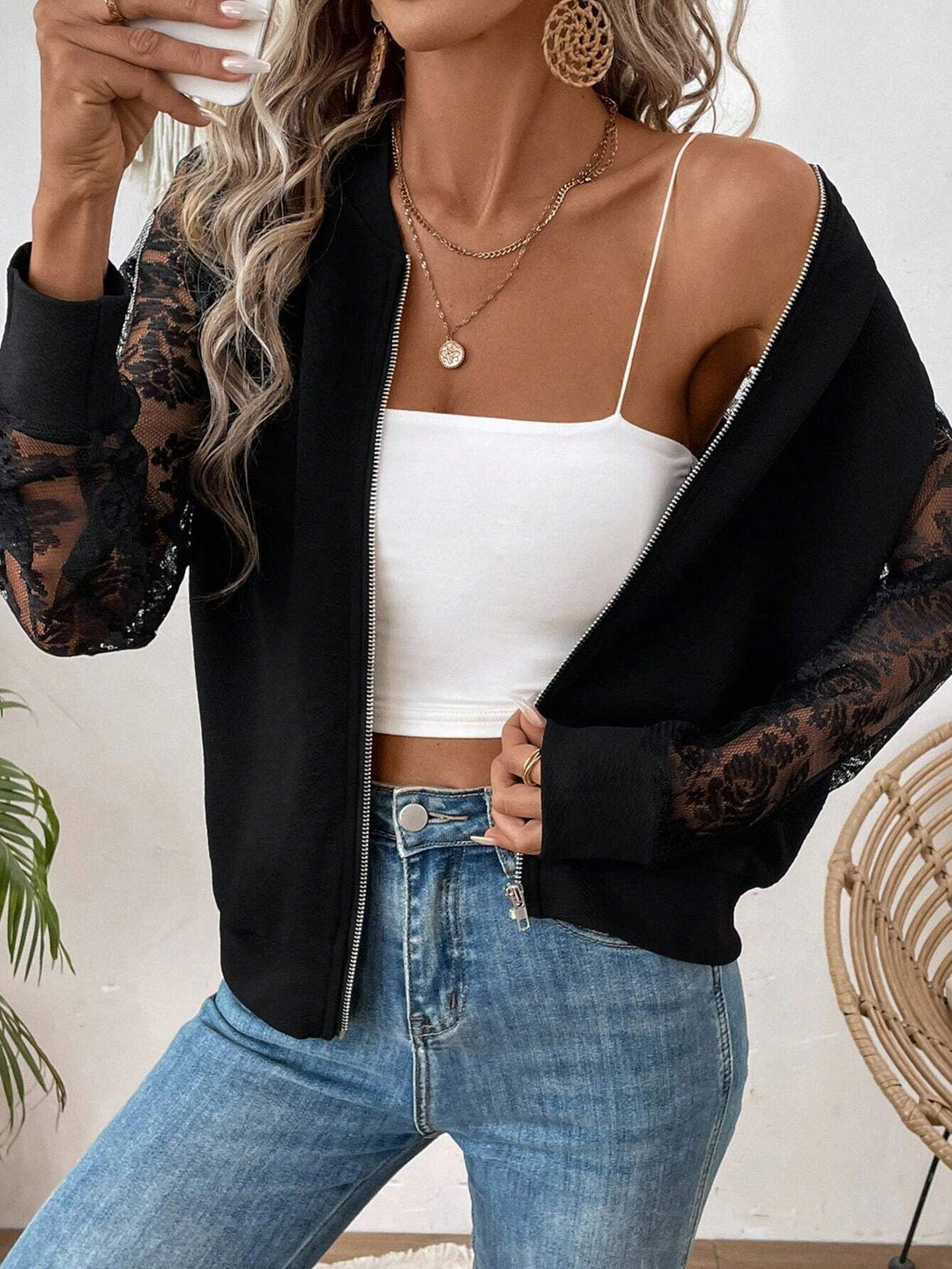 Damen nan leichte Bomberjacke mit floralen Spitzenärmeln und Reißverschluss EB