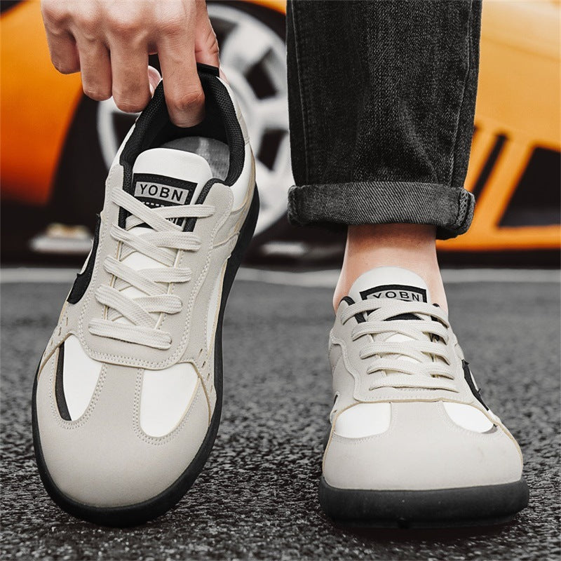 Herren urbaner Retro-Sneaker mit Veloursoptik, gedämpfter Zwischensohle und verstärkter Zehenkappe EB