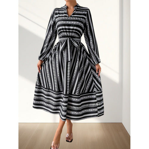 Damen Maxikleid mit modernem geometrischem Muster und schönem Taillengürtel EB