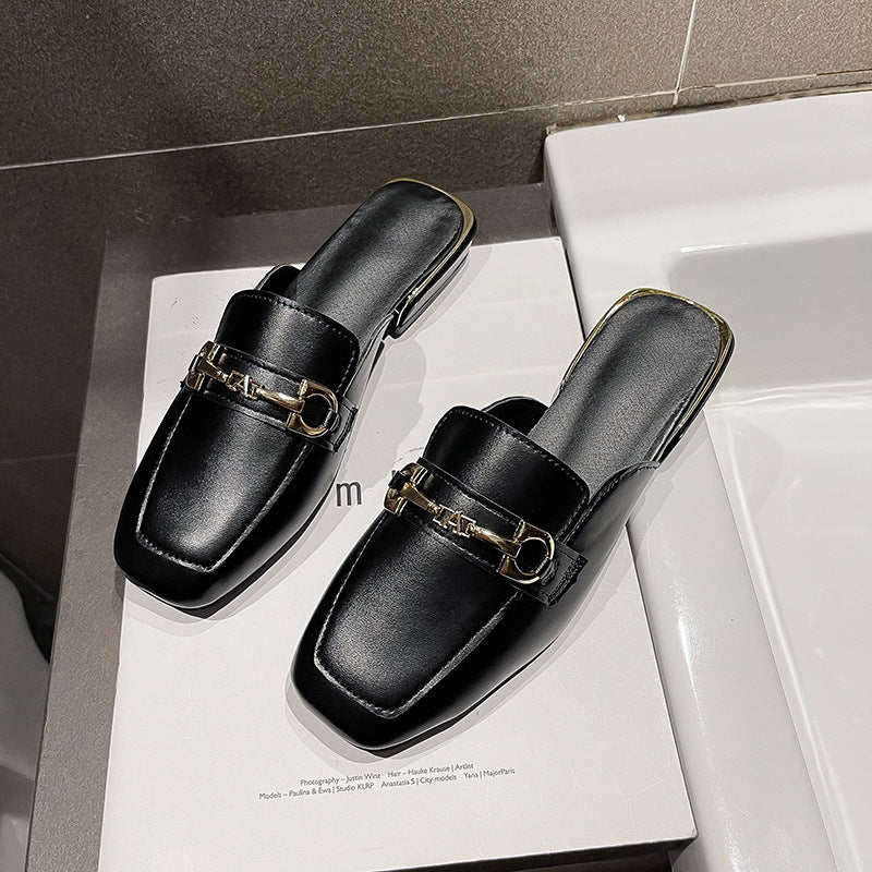 Damen elegante Mules aus weichem Leder mit modischem Metallakzent EB