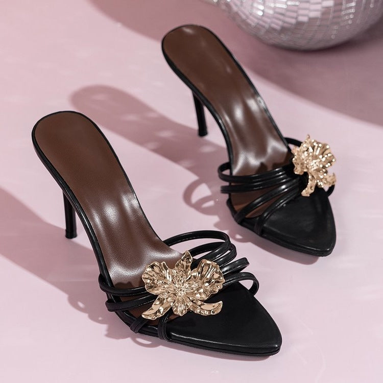 Damen geschlossene Pantolette mit funkelnder Blumenapplikation EB