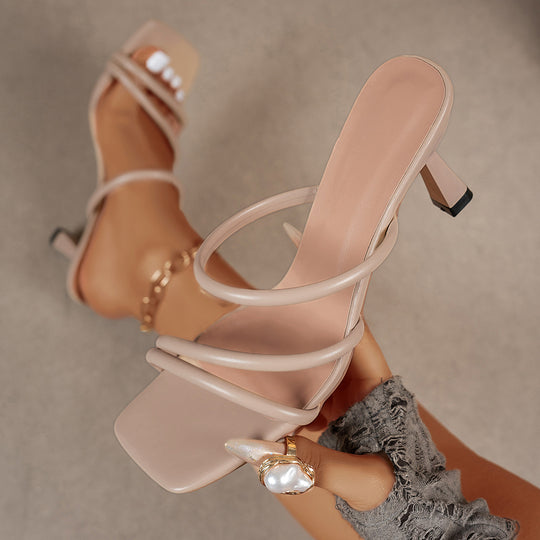 Damen nan minimalistische Sandalette mit drei schmalen Riemen, quadratischer Zehenform und femininem Trichterabsatz EB