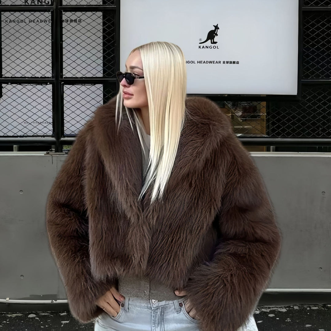Damen Luxuriöse Kunstpelzjacke mit voluminösen Ärmeln und elegantem Schnitt EB