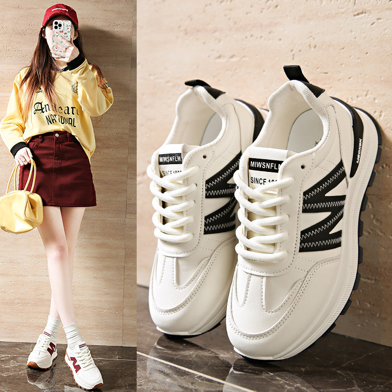 Damen Sportliche Sneakers mit stabiler Profilsohle und atmungsaktivem Obermaterial EB