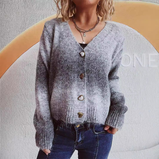 Damen Strickjacke mit luxuriösem Mohair-Material und modischen Herzknöpfen EB