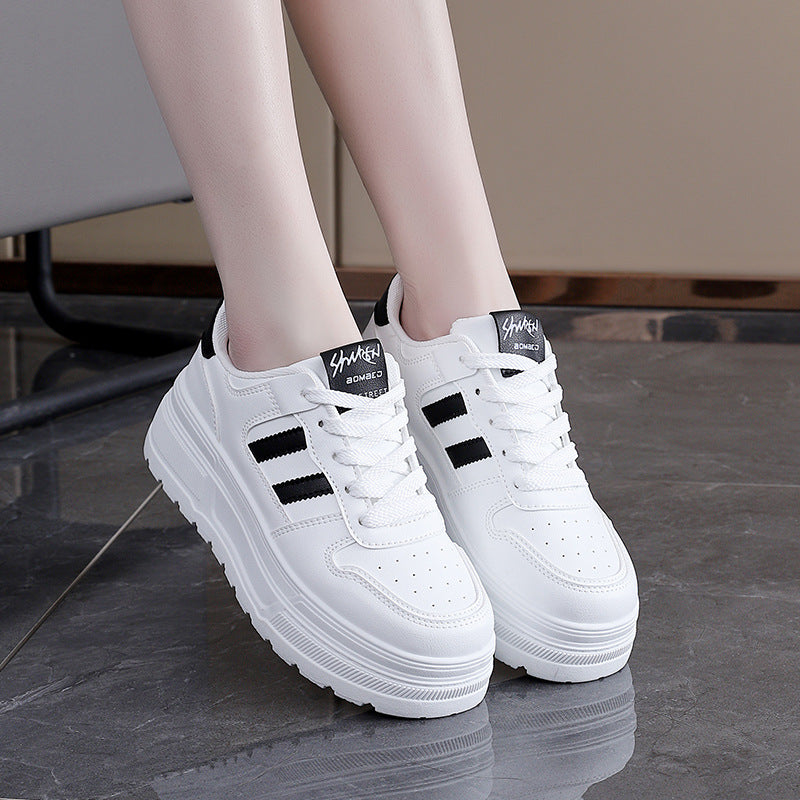 Damen Sneaker mit hohem Plateau und atmungsaktiver Oberfläche EB