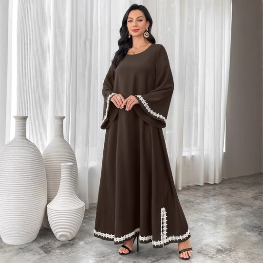 Damen Elegantes Maxikleid mit ausgestellten Ärmeln und feinen Spitzenakzenten EB
