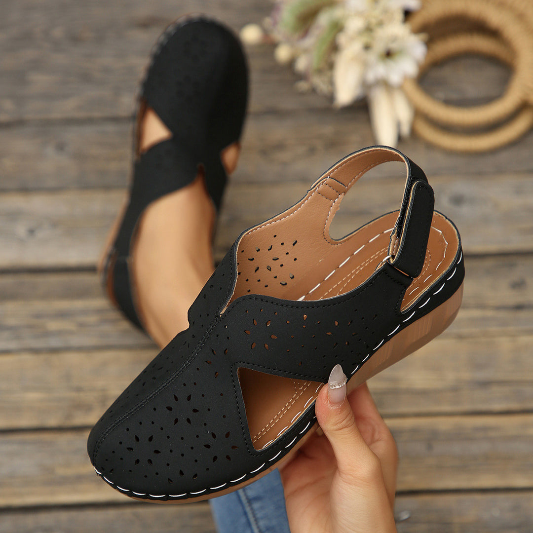 Damen Bequeme und elegante Sandalen mit luftigen Ausschnitten EB