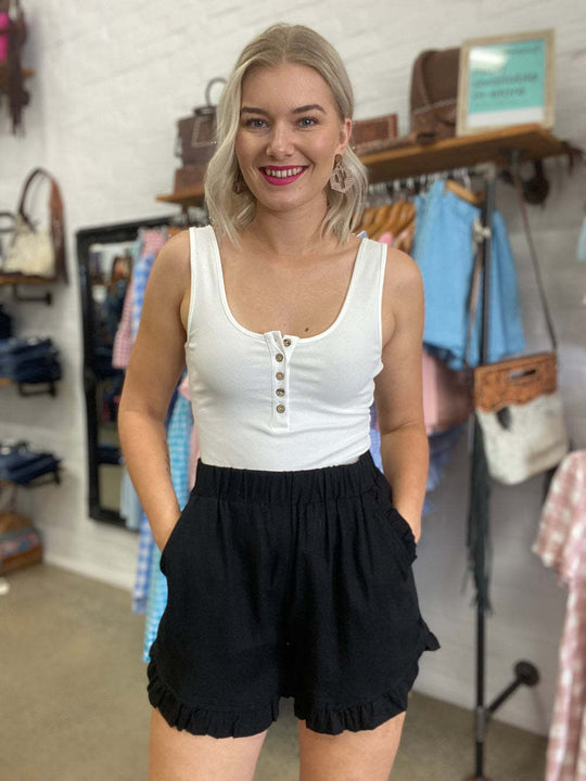 Damen Freizeitshorts mit Rüschendetails und praktischen Taschen EB