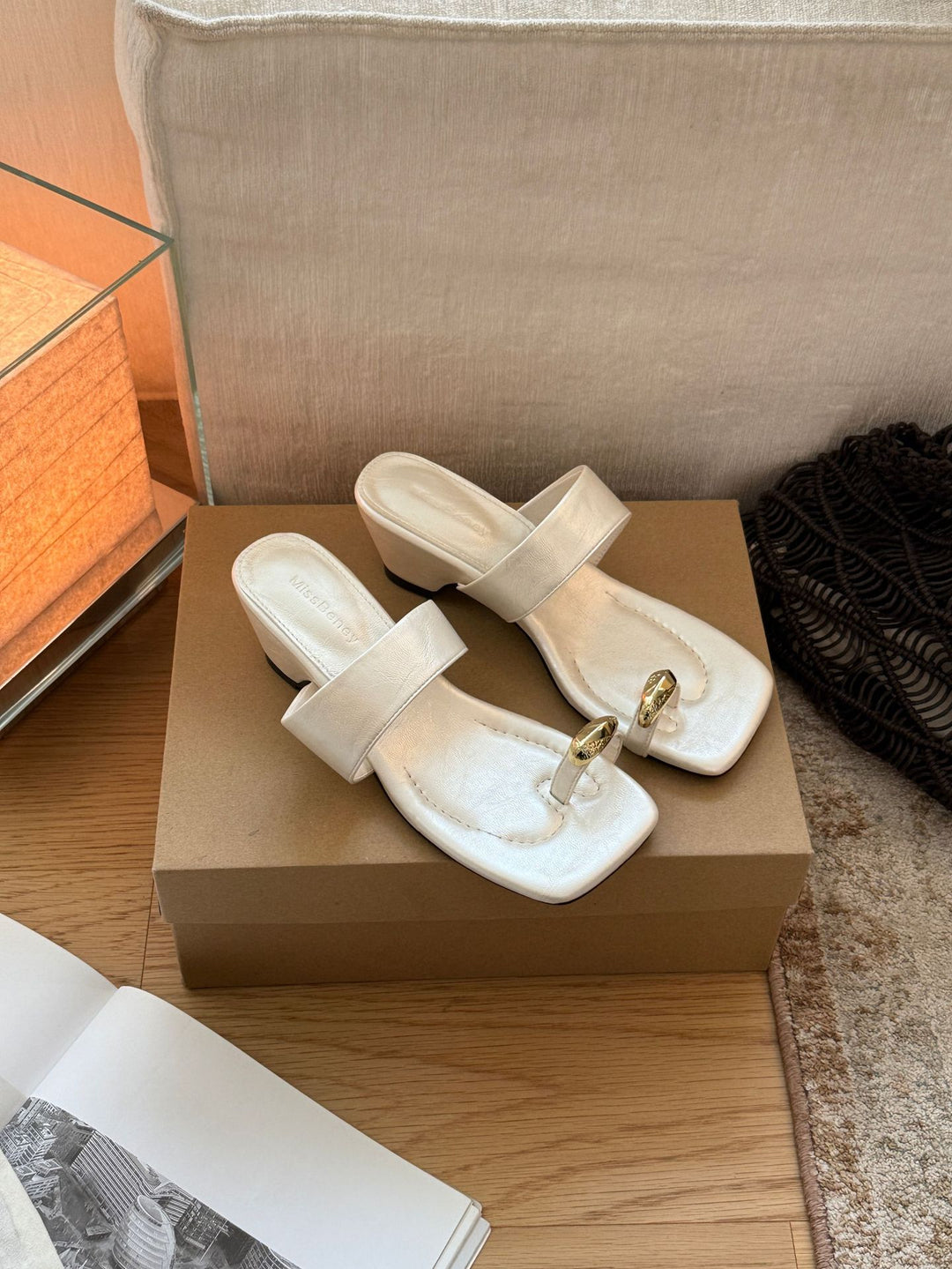 Damen Komfortable Mules mit eleganter Schnalle EB