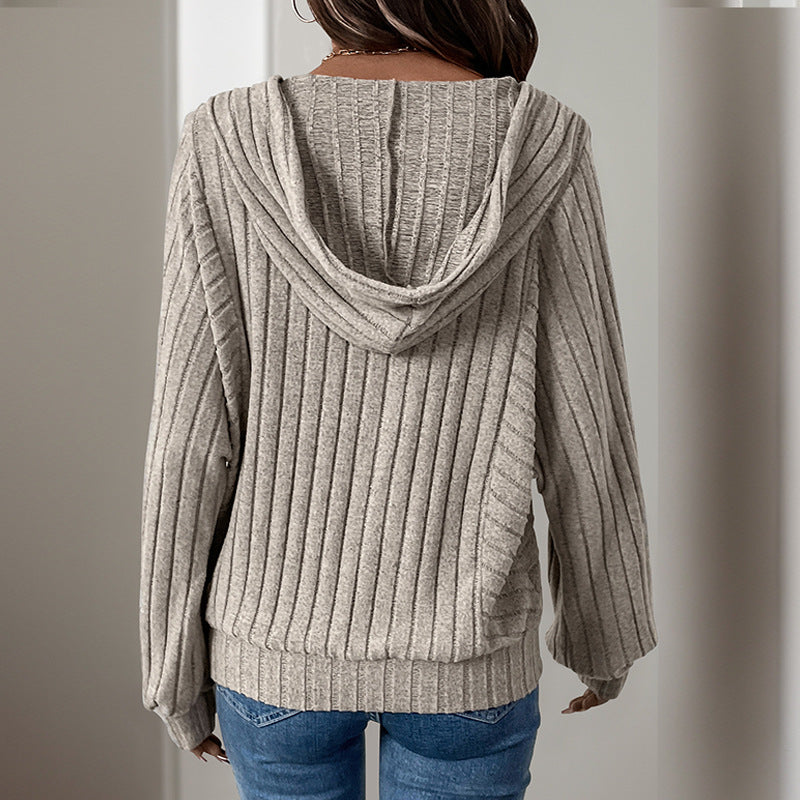Damen Strickpullover mit Kapuze und Knopfdetail EB