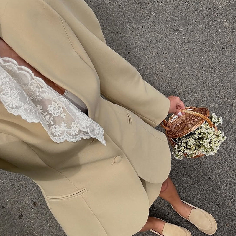 Damen modisches Blazer-Kleid mit hochgeschlossenem Kragen und Rüschendetails EB