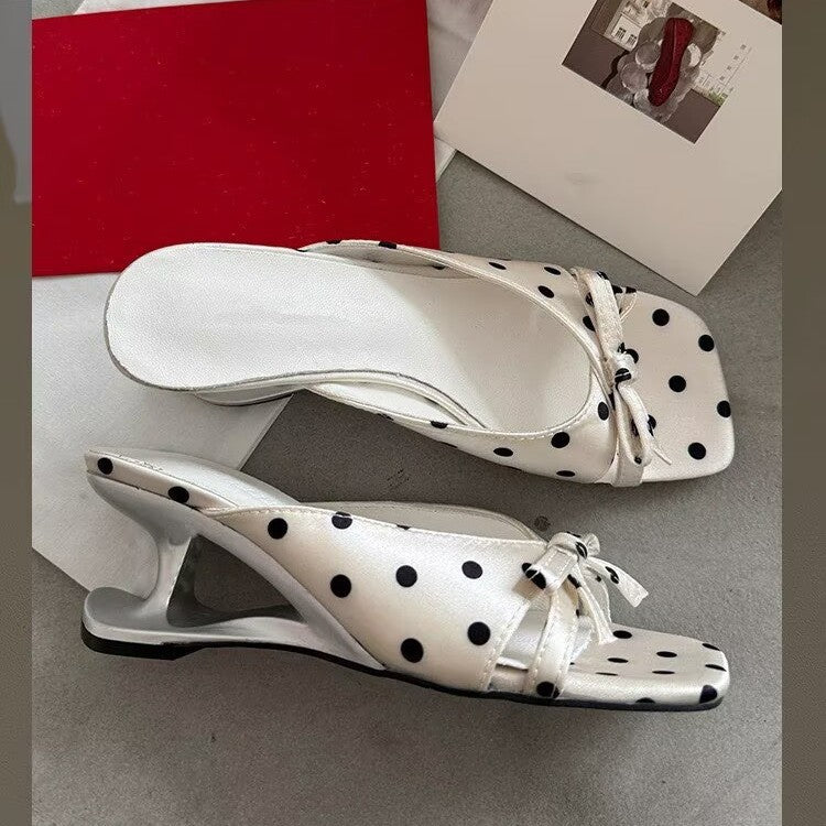 Damen offene Mules mit modischem Punkte-Design und dekorativem Schleifenakzent EB