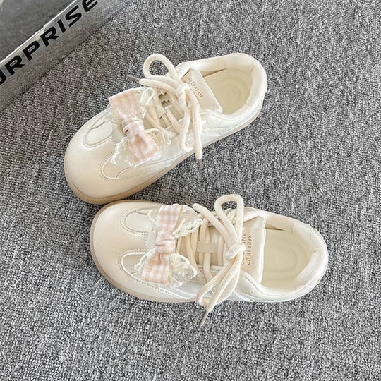 Damen Sportliche Sneakers mit verspielten Rüschen EB