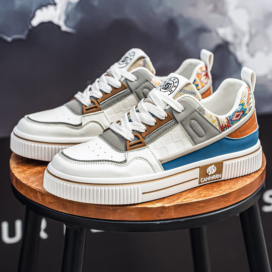 Herren stylische Plateausneaker mit gepolstertem Schaftkragen, geprägten Overlays und griffiger Plattformsohle EB